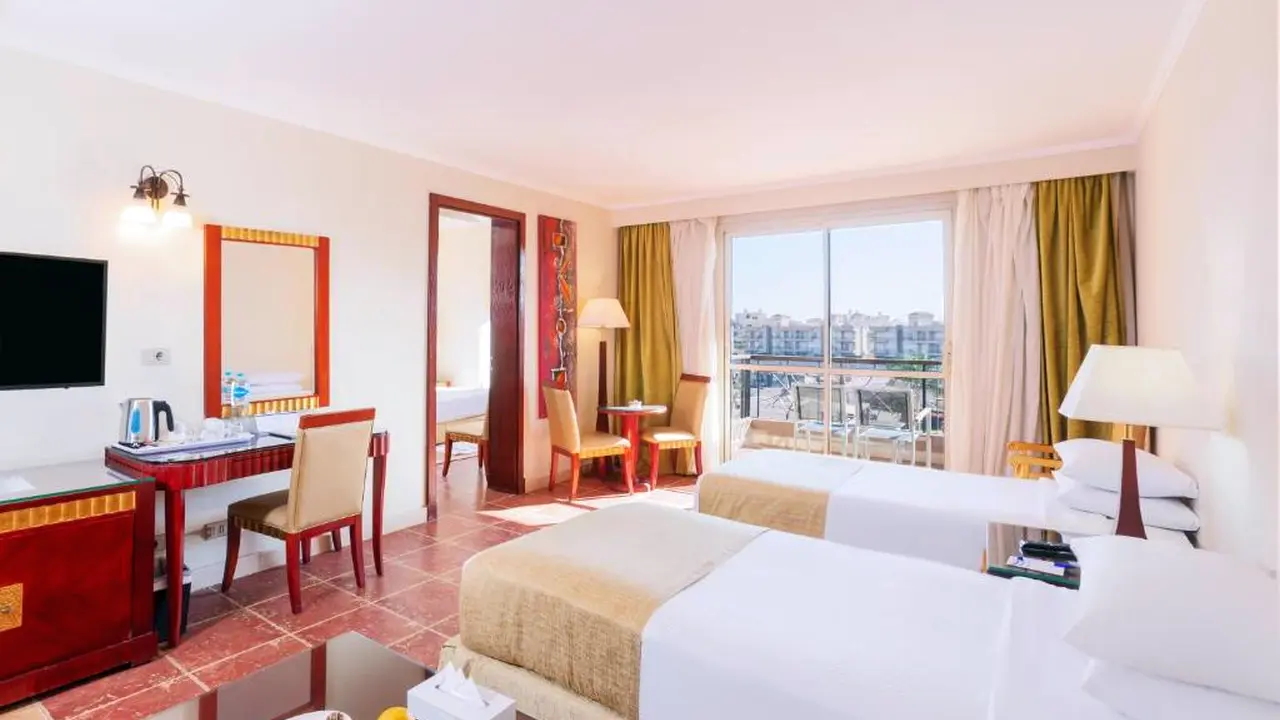 الفندق كورال سي بيتش & أكوا بارك - العين السخنة